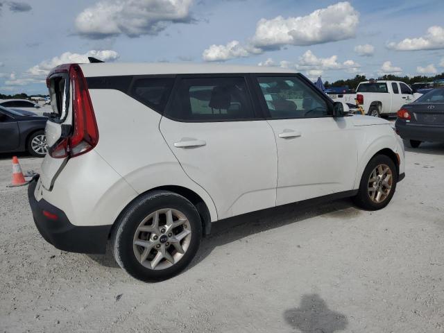 Image 3 of 2021 KIA SOUL LX 2021 with VIN KNDJ23AUXM7138112