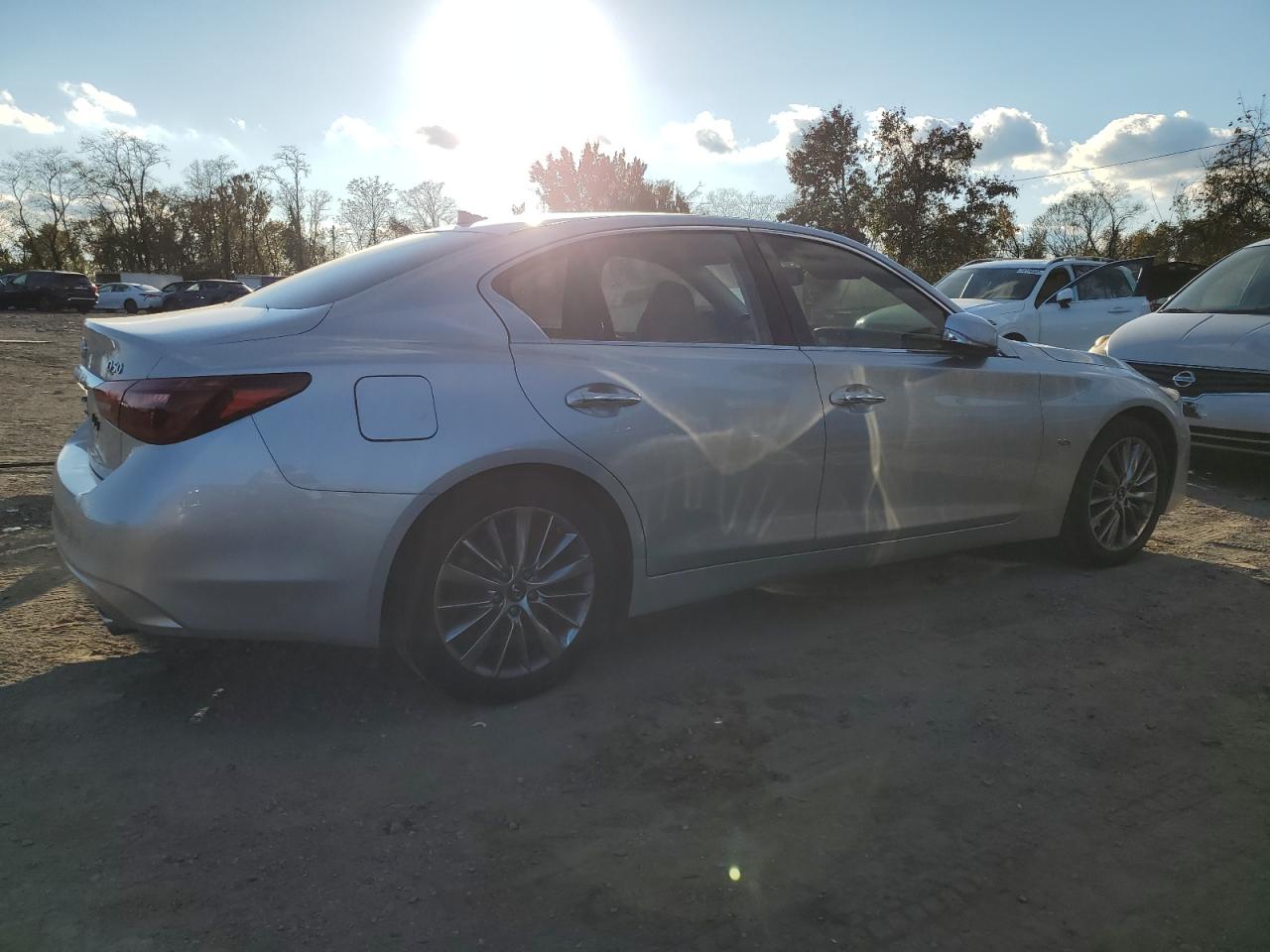 Obraz 3 z 2018 INFINITI Q50 LUXE 2018 z VIN JN1EV7AP9JM363051