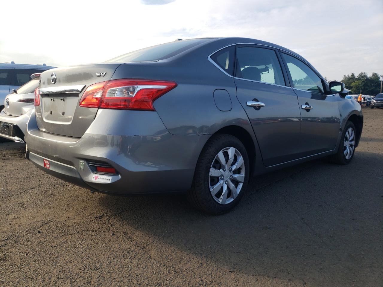 Obraz 3 z 2017 NISSAN SENTRA S 2017 z VIN 3N1AB7AP4HY252888