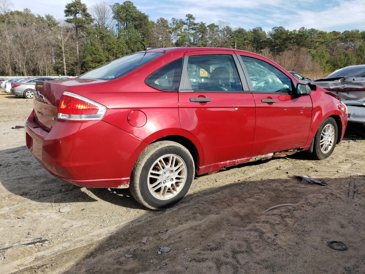 Изображение 3 2010 FORD FOCUS SE 2010 с VIN 1FAHP3FN2AW202703