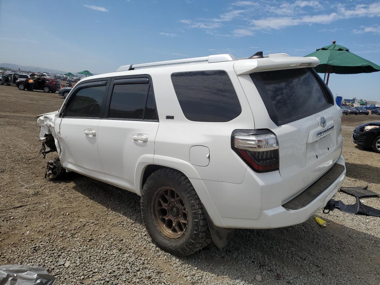 Obraz 2 z 2018 TOYOTA 4RUNNER SR5/SR5 PREMIUM 2018 z VIN JTEBU5JR7J5484966