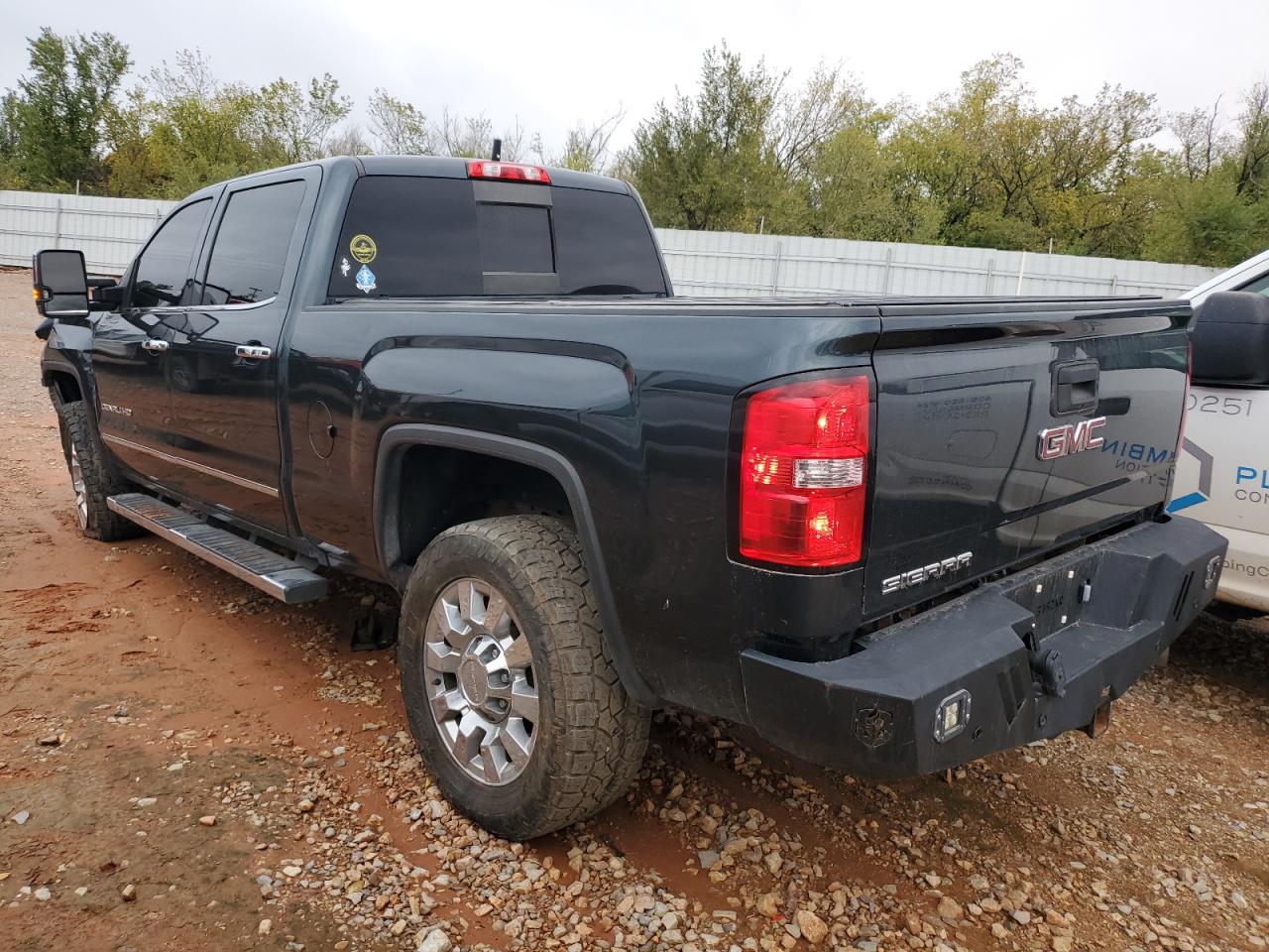 Obraz 2 z 2019 GMC SIERRA K2500 DENALI 2019 z VIN 1GT12SEY5KF153577