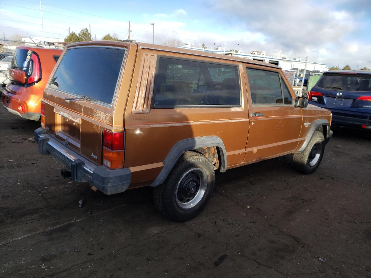 Image 3 of 1985 JEEP CHEROKEE PIONEER 1985 with VIN 1JCUB7727FT085632