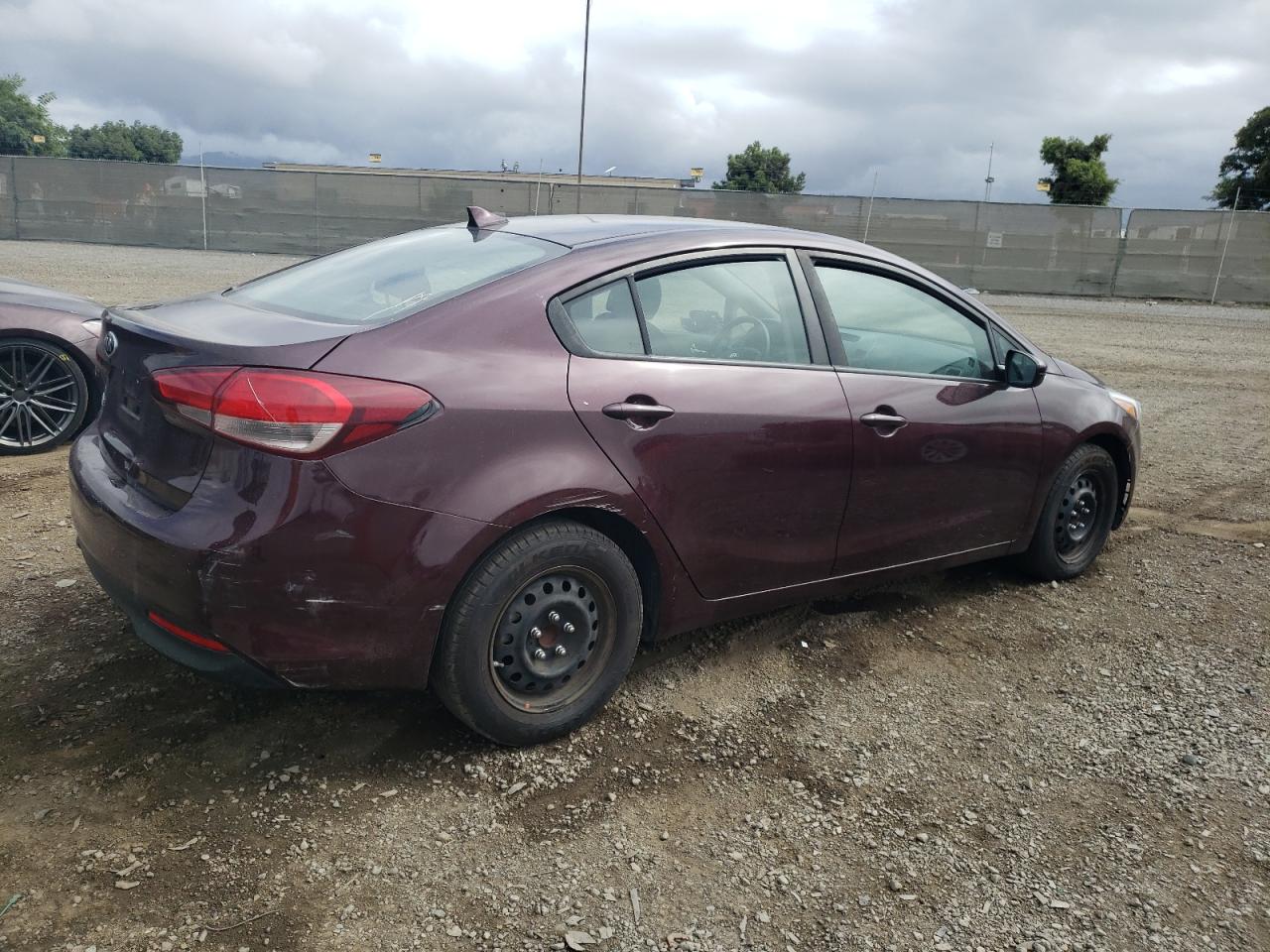 Obraz 3 z 2018 KIA FORTE LX 2018 z VIN 3KPFK4A76JE271385