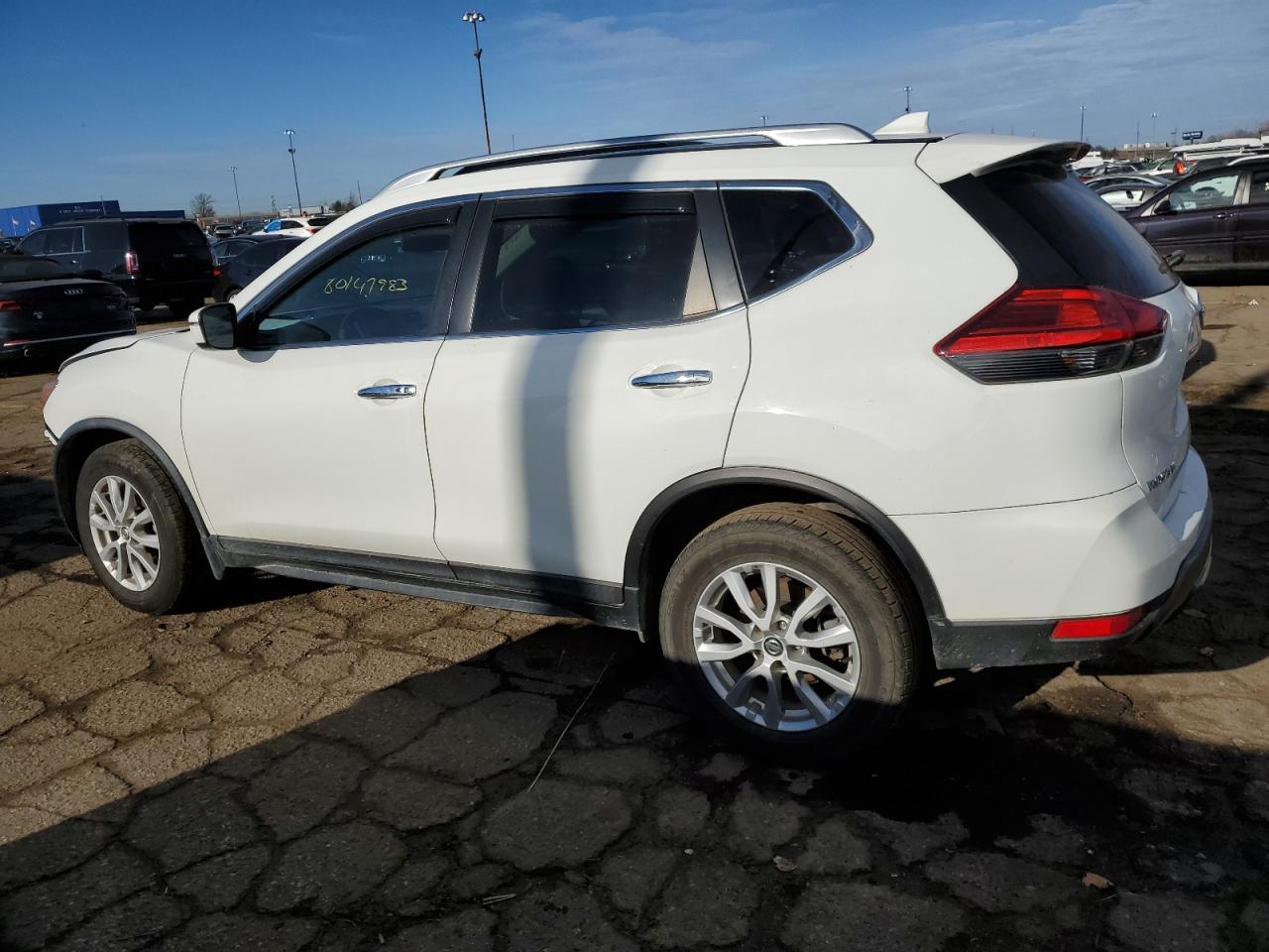 Obraz 2 z 2017 NISSAN ROGUE S 2017 z VIN KNMAT2MVXHP524725