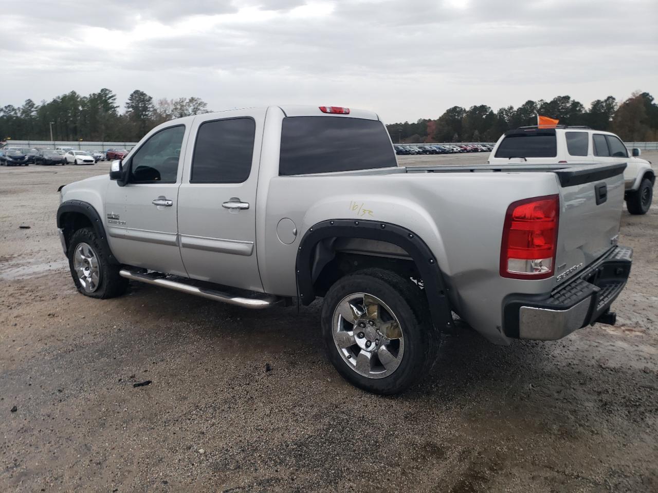 Image 2 of 2011 GMC SIERRA C1500 SLE 2011 with VIN 3GTP1VE09BG267721