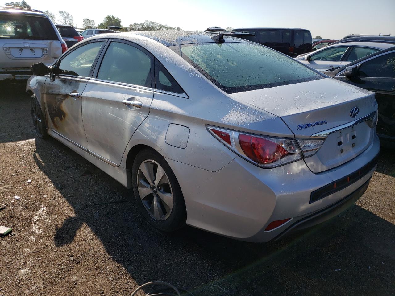 Image 2 of 2012 HYUNDAI SONATA HYBRID 2012 with VIN KMHEC4A42CA022548