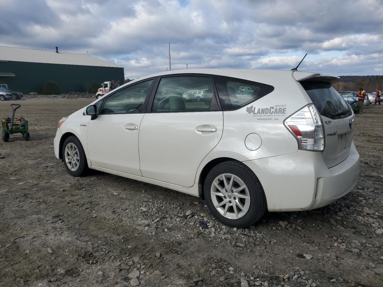 Image 2 of Toyota Prius V 2012 with VIN JTDZN3EUXC3071585