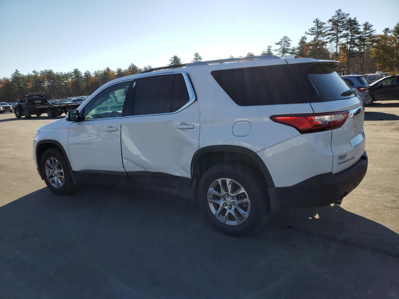 Изображение 2 2018 CHEVROLET TRAVERSE LT 2018 с VIN 1GNEVGKW5JJ270670