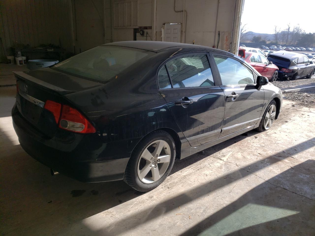 Изображение 3 2011 HONDA CIVIC LX-S 2011 с VIN 19XFA1F60BE008585