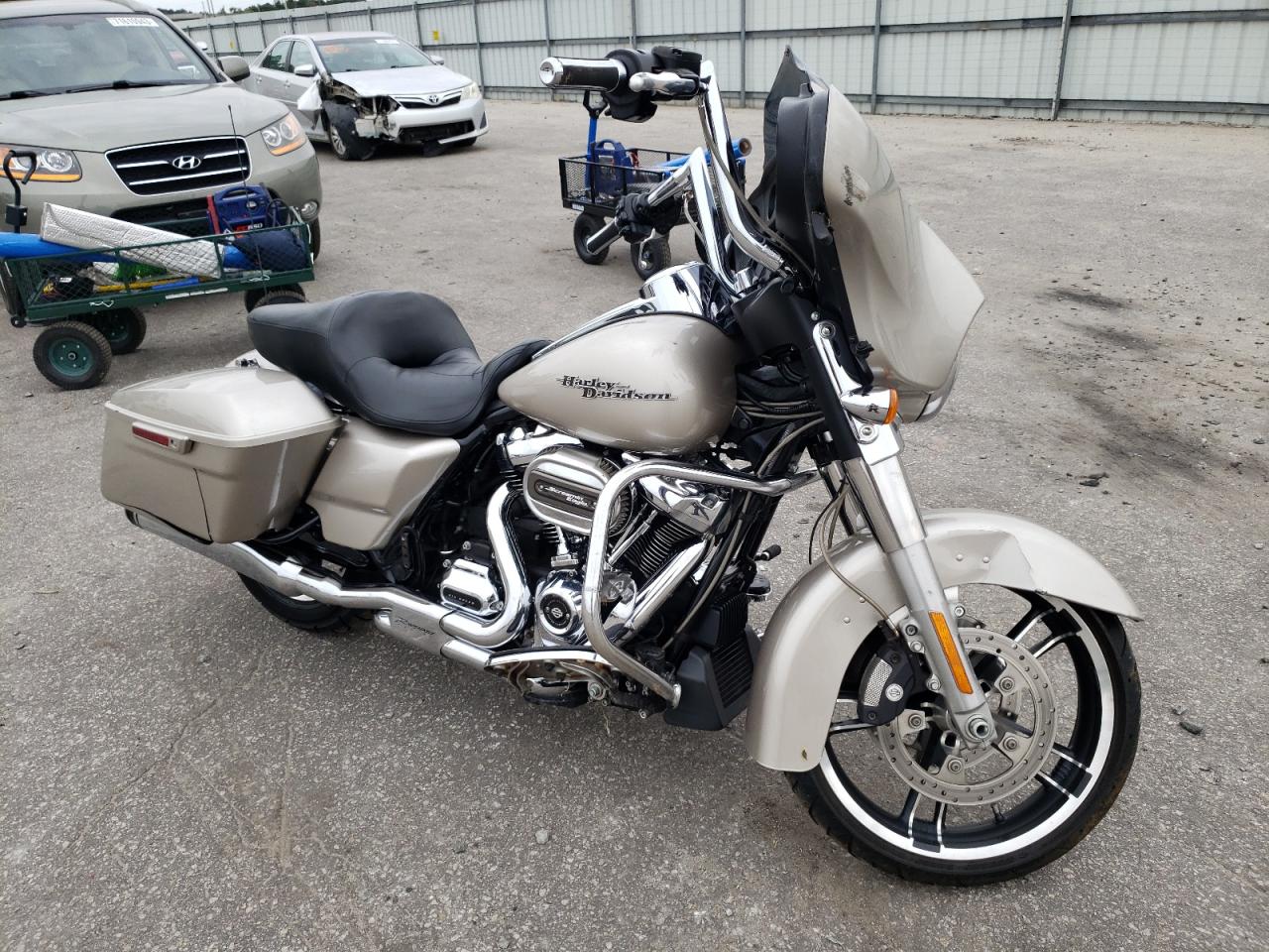 Изображение 1 2018 HARLEY-DAVIDSON FLHX STREET GLIDE 2018 с VIN 1HD1KBC17JB669000