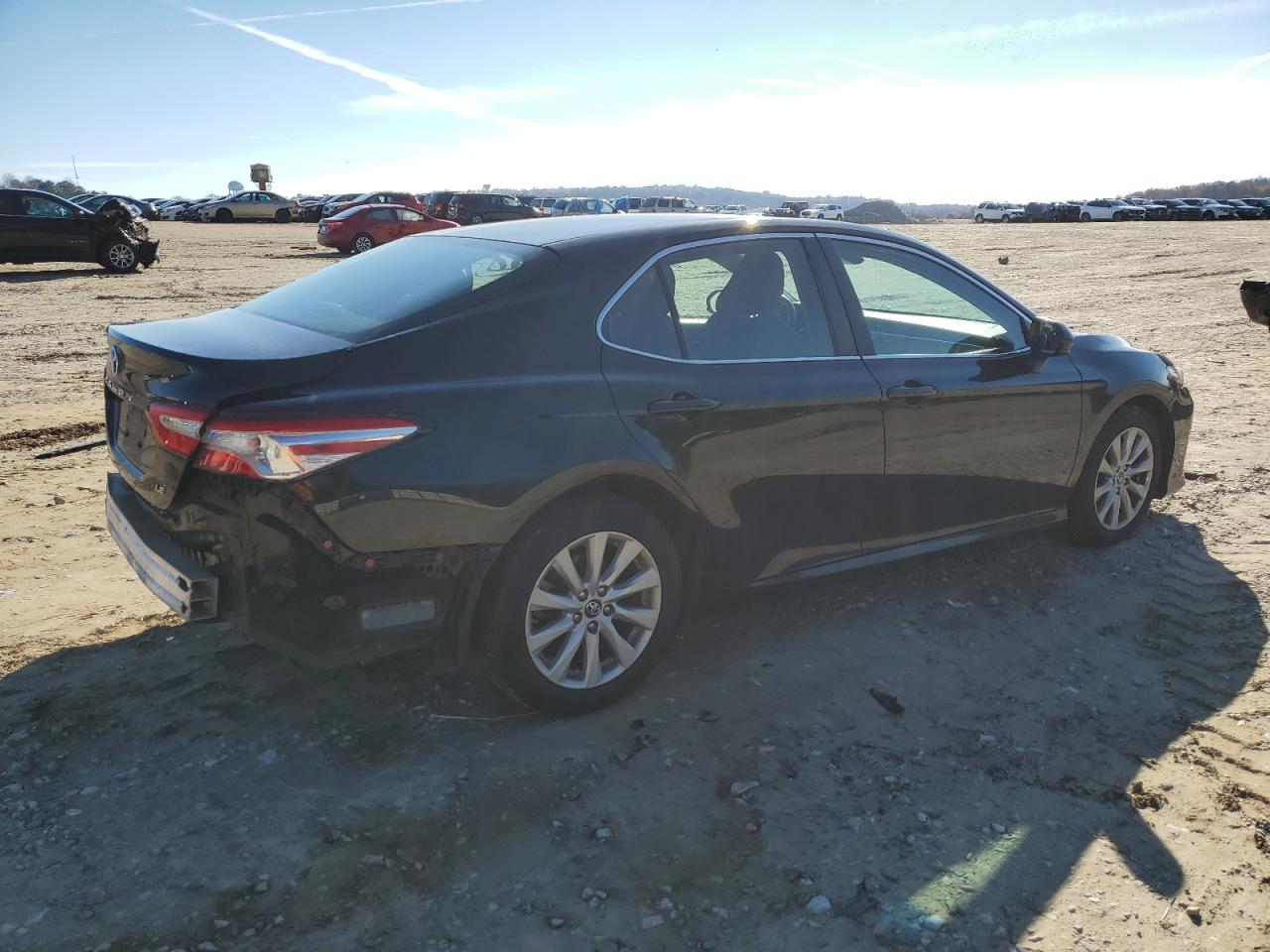Изображение 3 2018 TOYOTA CAMRY L 2018 с VIN 4T1B11HKXJU101117