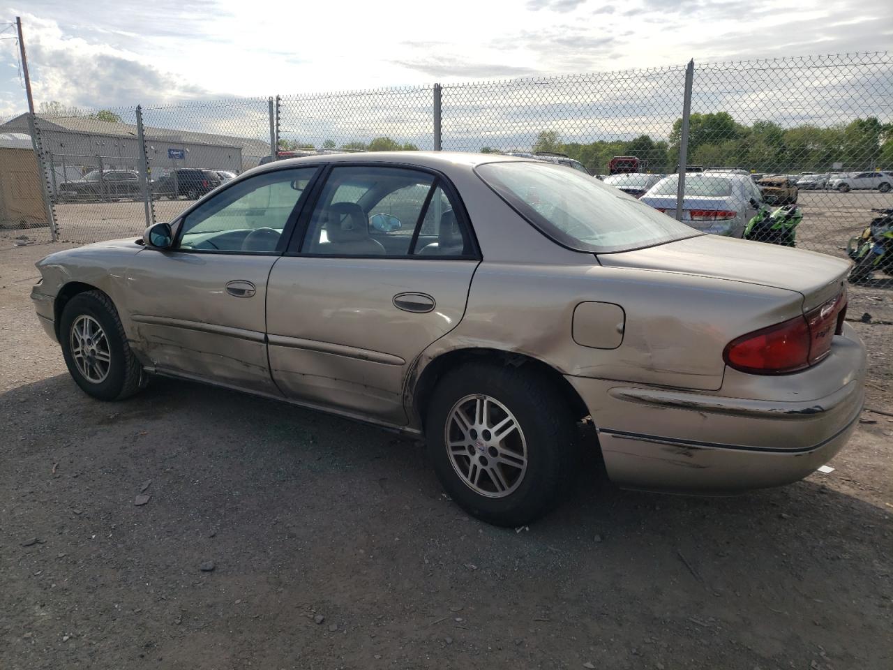 Obraz 2 z 2003 BUICK REGAL LS 2003 z VIN 2G4WB52K231273476
