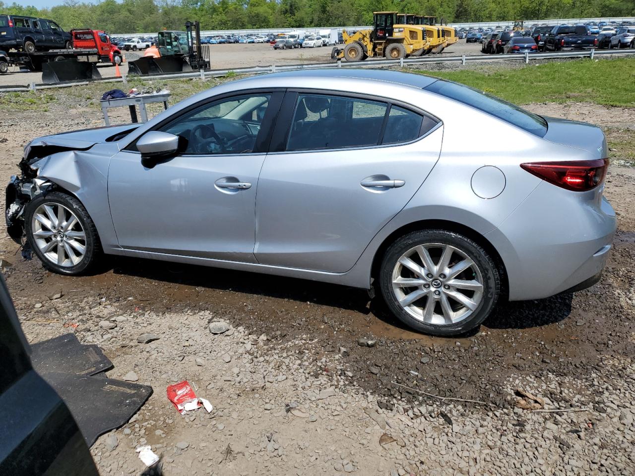 Image 2 of 2017 MAZDA 3 TOURING 2017 with VIN JM1BN1V75H1106276