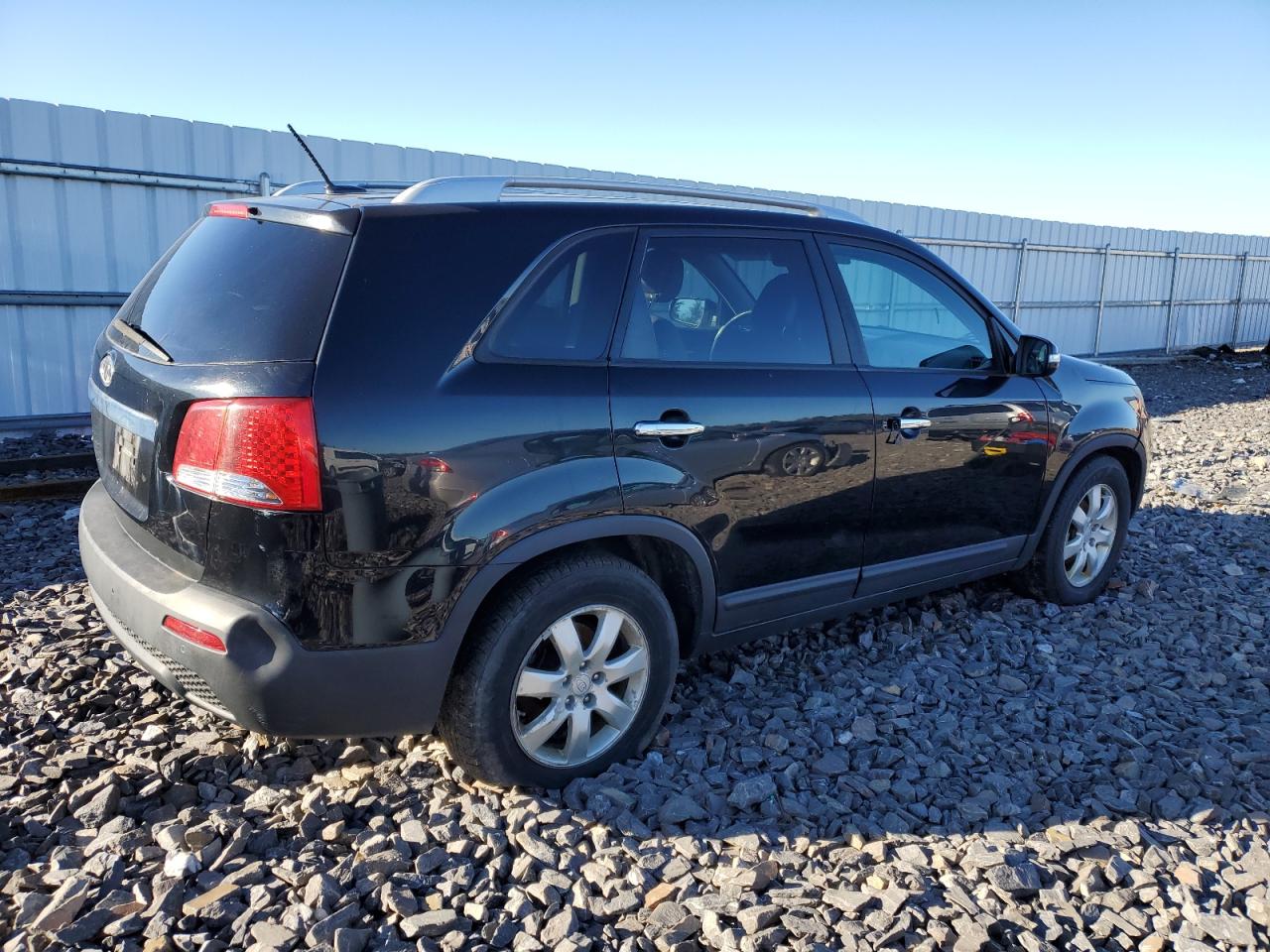 Obraz 3 z 2011 KIA SORENTO BASE 2011 z VIN 5XYKT4A19BG081706