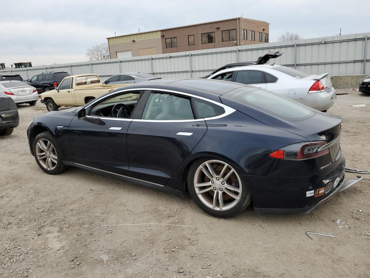 Obraz 2 z Tesla Model S 2013 z VIN 5YJSA1DN6DFP04194