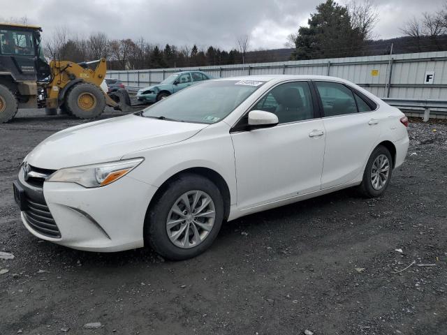 Obraz 1 z 2015 TOYOTA CAMRY LE 2015 z VIN 4T1BF1FK6FU105127
