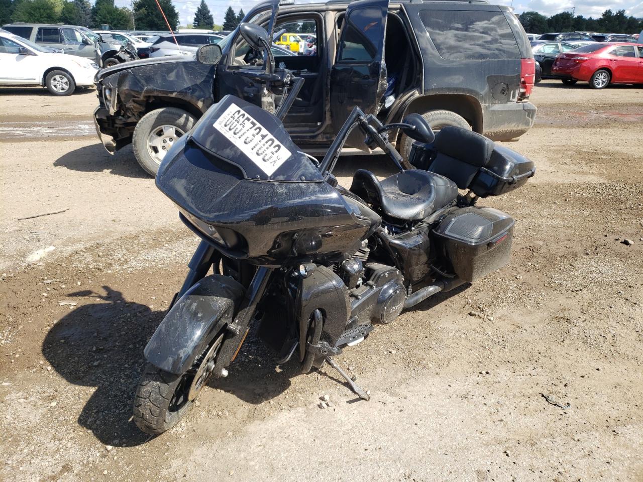 Image 2 of 2019 HARLEY-DAVIDSON FLTRXS  2019 with VIN 1HD1KTP16KB641593