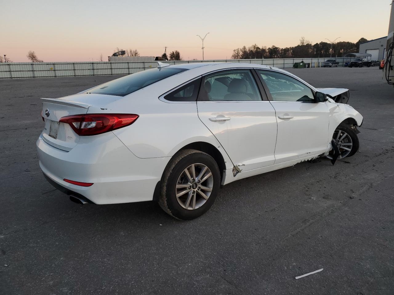 Image 3 of 2015 HYUNDAI SONATA SE 2015 with VIN 5NPE24AF9FH221179