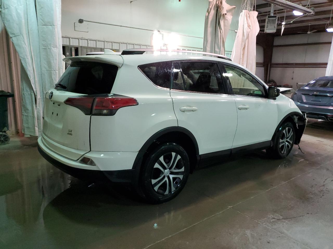 Image 3 of 2016 TOYOTA RAV4 LE 2016 with VIN JTMBFREVXGD181319