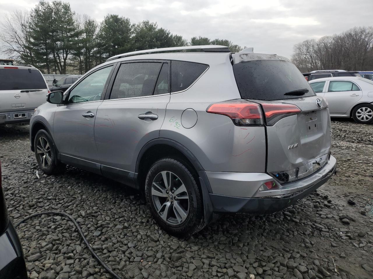 Image 2 of 2016 TOYOTA RAV4 XLE 2016 with VIN 2T3RFREVXGW481945