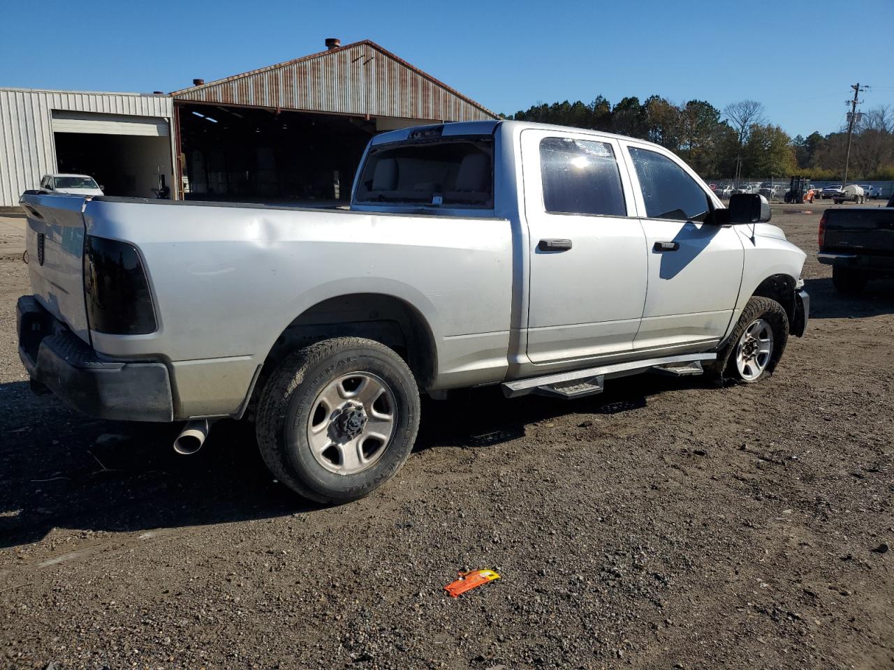 Image 3 of 2018 RAM 2500 ST 2018 with VIN 3C6UR5CLXJG369415