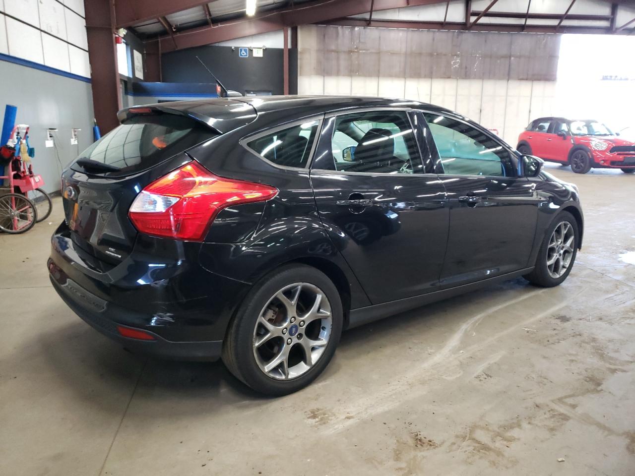 Image 3 of 2014 FORD FOCUS SE 2014 with VIN 1FADP3K24EL296942