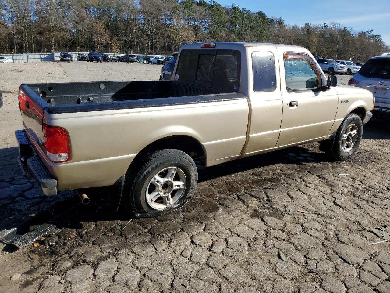 Image 3 of 2000 FORD RANGER SUPER CAB 2000 with VIN 1FTYR14V6YTA62288