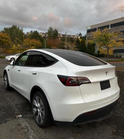 Obraz 3 z 2022 TESLA MODEL Y  2022 z VIN 7SAYGDEE7NF544954