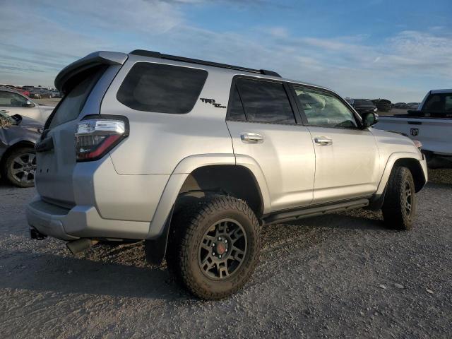 Image 3 of 2022 TOYOTA 4RUNNER SR5 PREMIUM 2022 with VIN JTERU5JR4N5998018