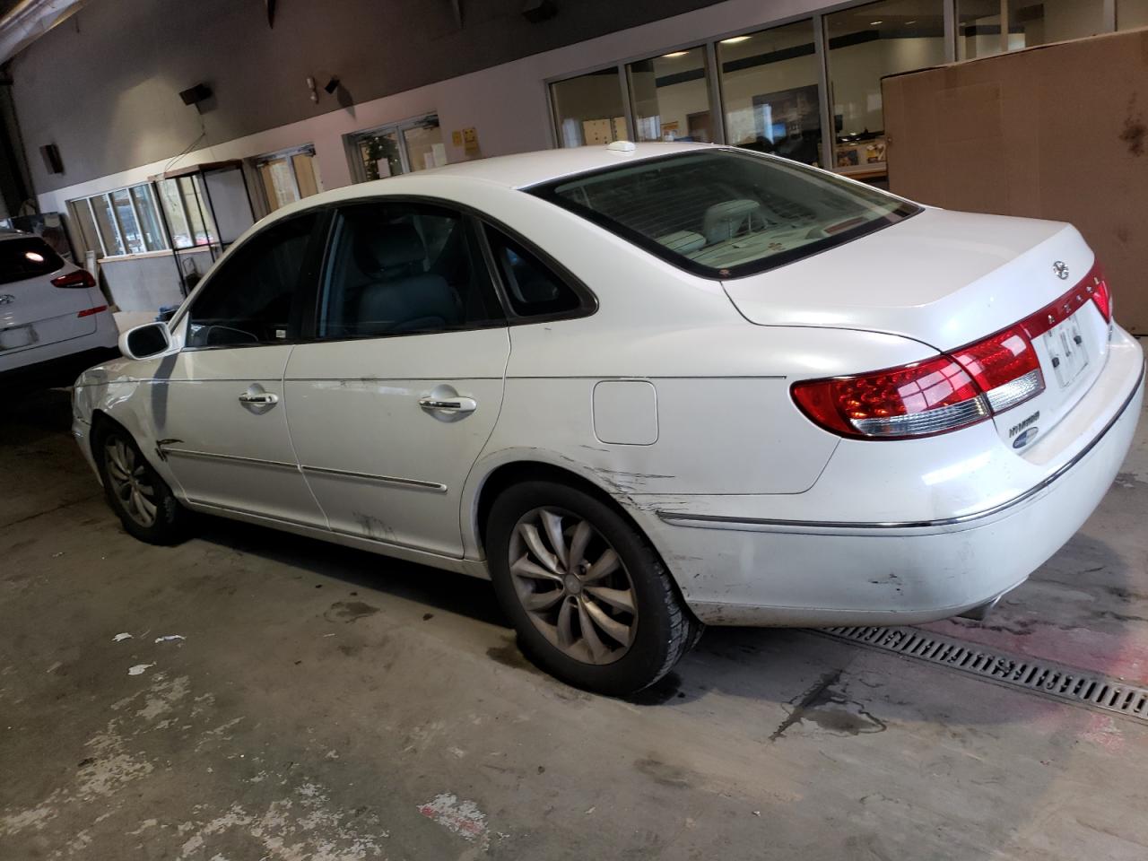 Obraz 2 z 2007 HYUNDAI AZERA SE 2007 z VIN KMHFC46F27A204402