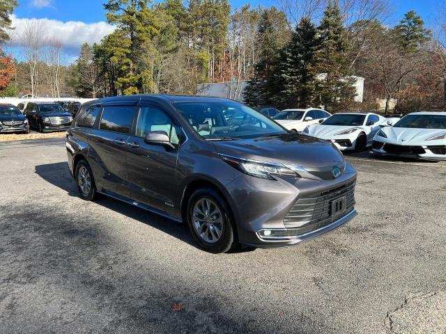 2021 TOYOTA SIENNA XLE 2021 image