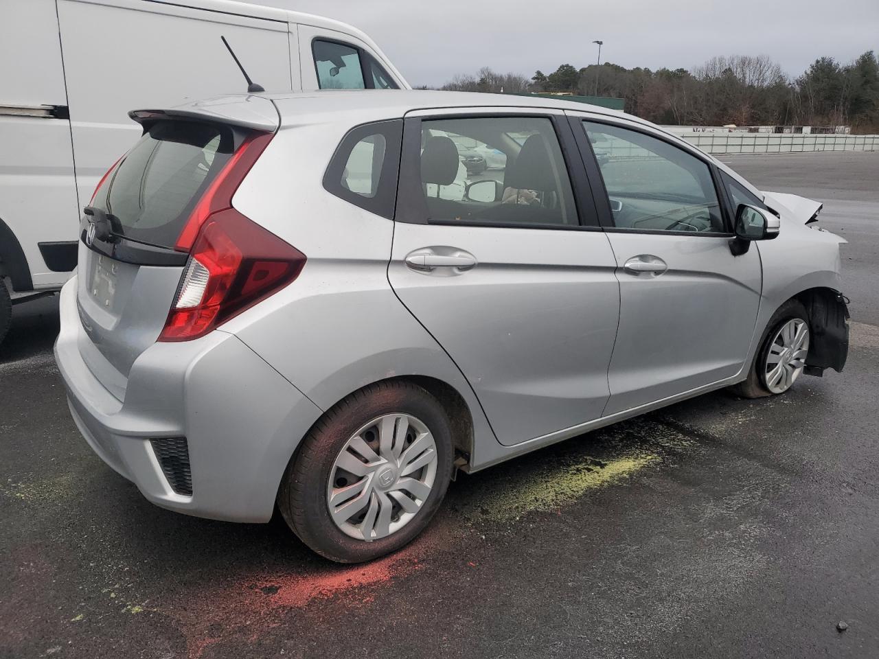 Image 3 of 2016 HONDA FIT LX 2016 with VIN JHMGK5H54GX016420