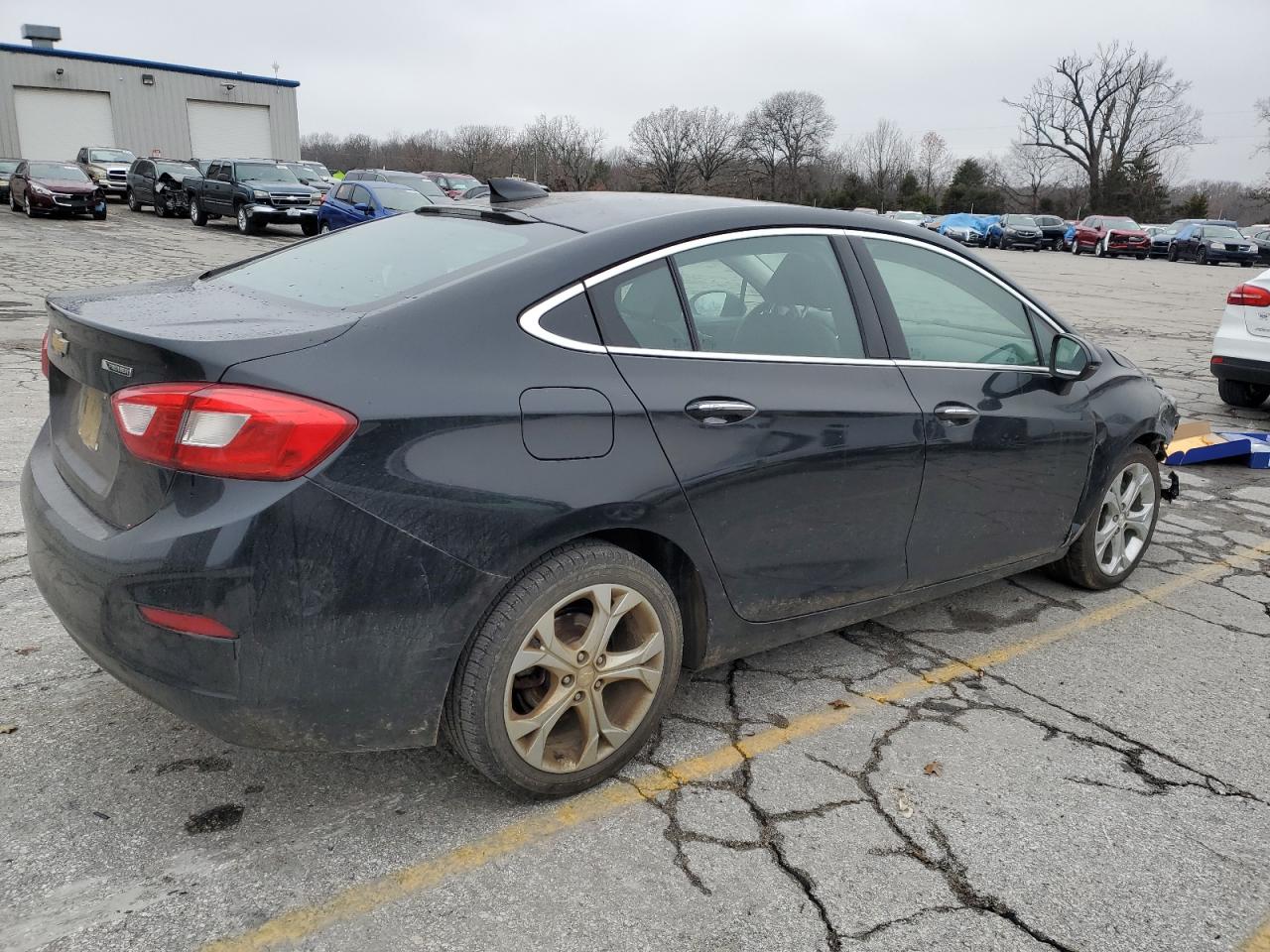 Изображение 3 2018 CHEVROLET CRUZE PREMIER 2018 с VIN 1G1BF5SM5J7196815