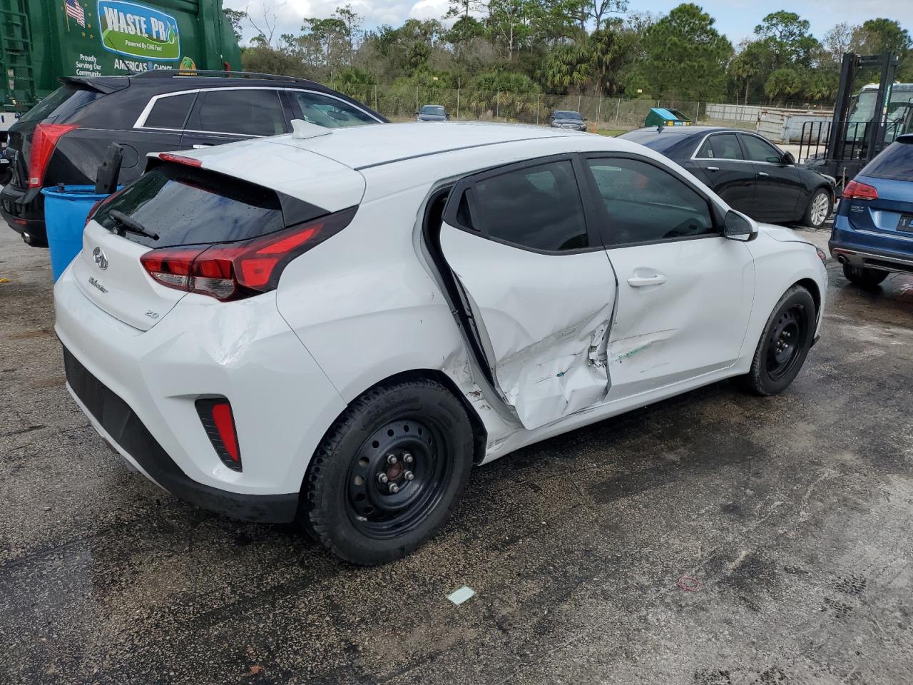 Изображение 3 2020 HYUNDAI VELOSTER BASE 2020 с VIN KMHTG6AF5LU031655