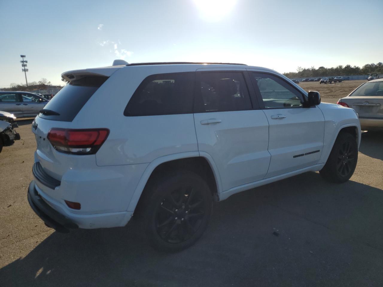 Obraz 3 z 2017 JEEP GRAND CHEROKEE LAREDO 2017 z VIN 1C4RJFAG3HC728084