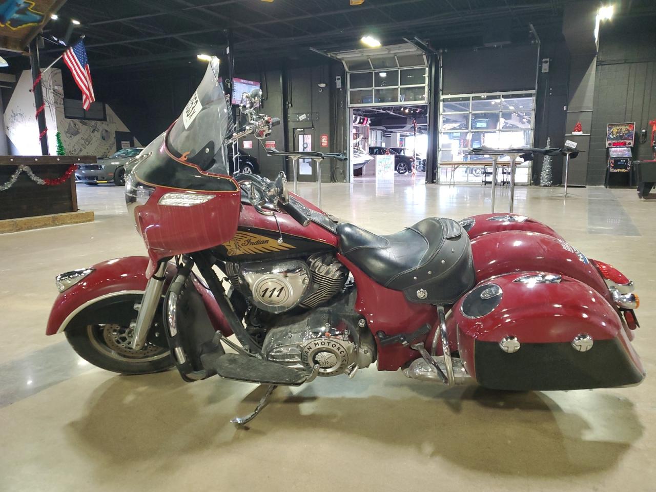 Obraz 3 z 2015 INDIAN MOTORCYCLE CO. CHIEFTAIN  2015 z VIN 56KTCAAA0F3322575