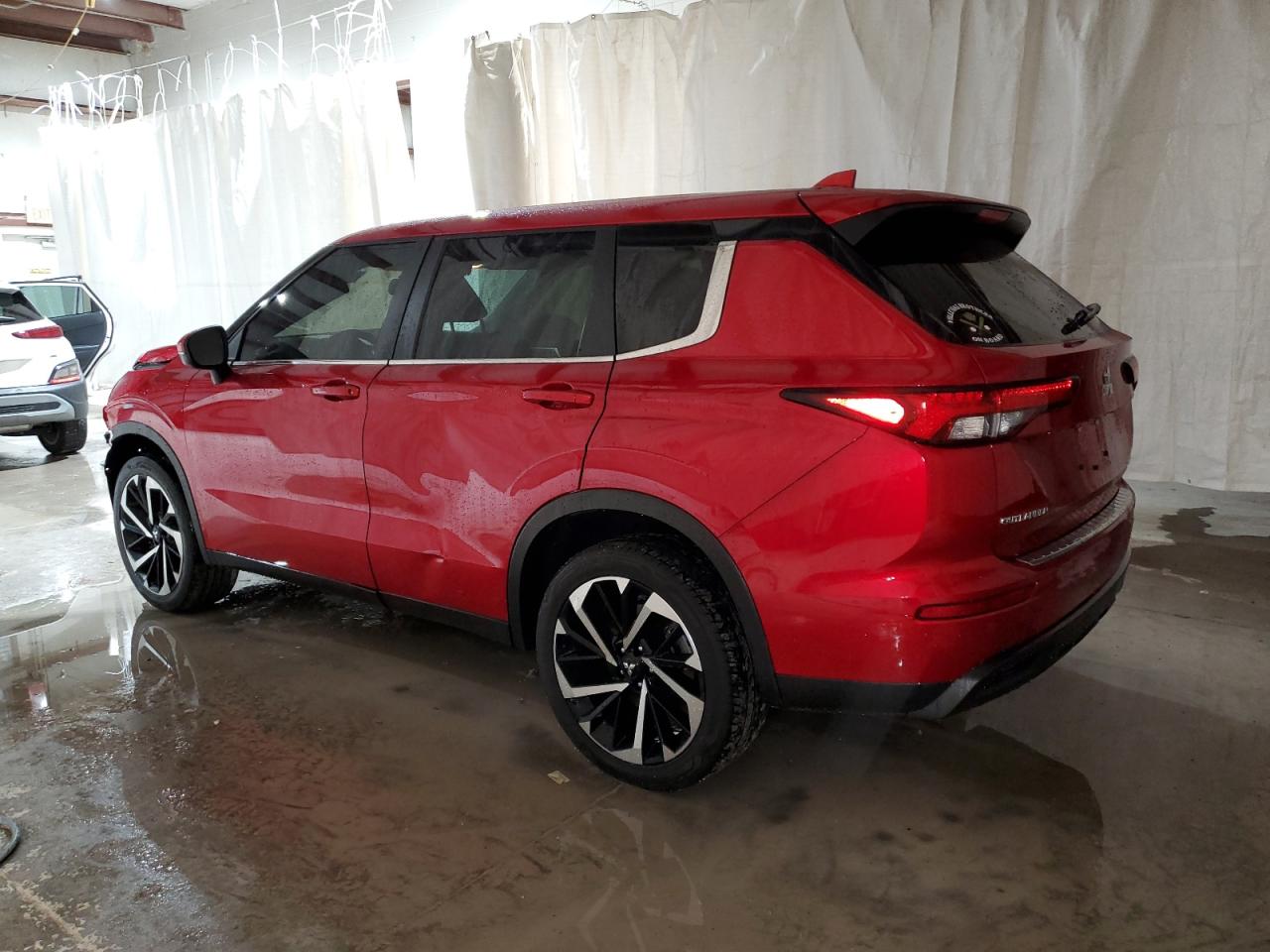 Изображение 2 2022 MITSUBISHI OUTLANDER ES 2022 с VIN JA4J4TA87NZ050454