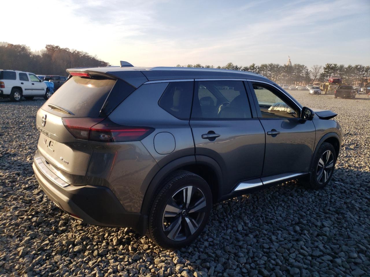 Image 3 of 2021 NISSAN ROGUE SL 2021 with VIN 5N1AT3CBXMC761516