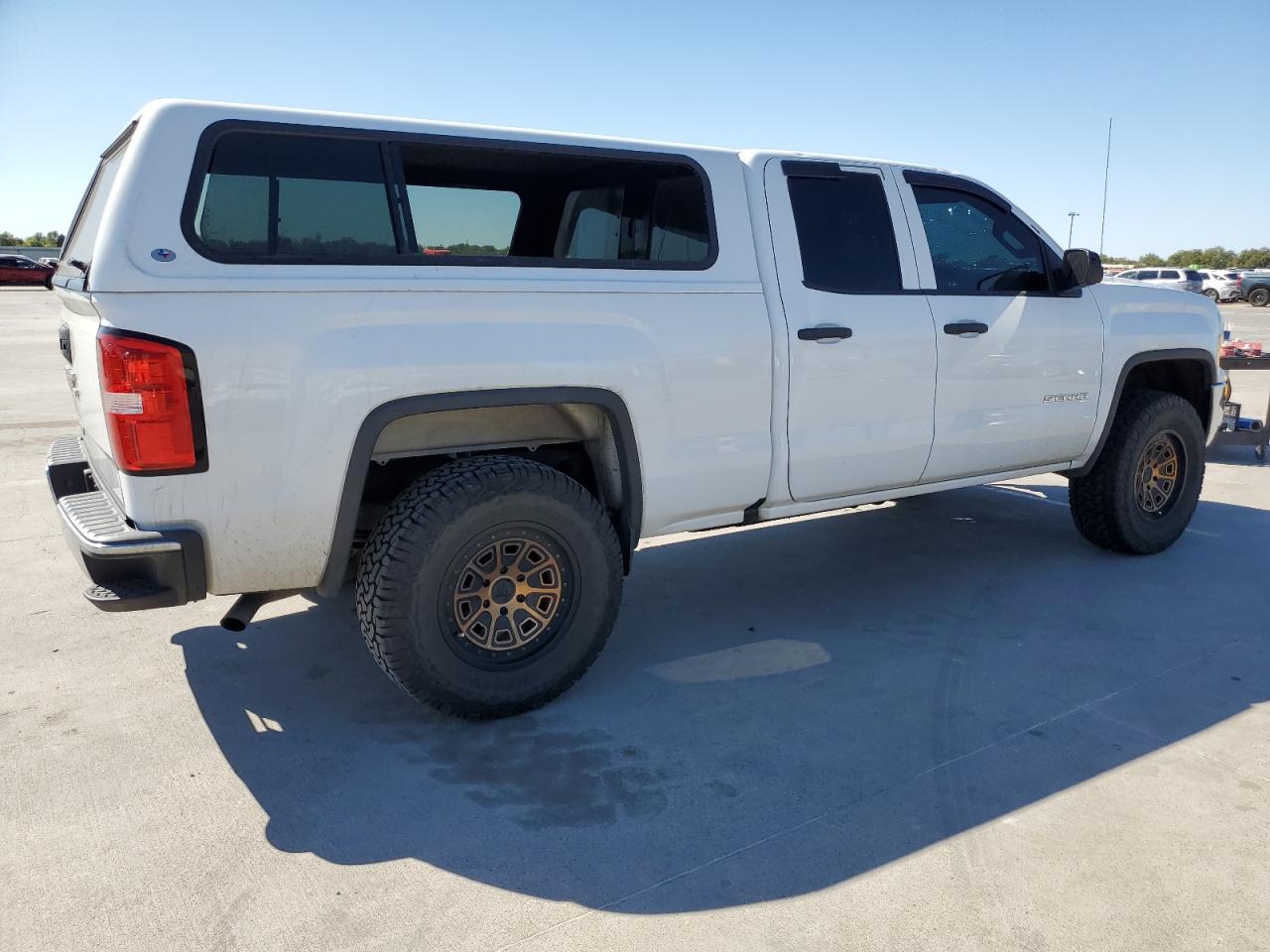 Image 3 of 2017 GMC SIERRA C1500 2017 with VIN 1GTR1LEH6HZ250015