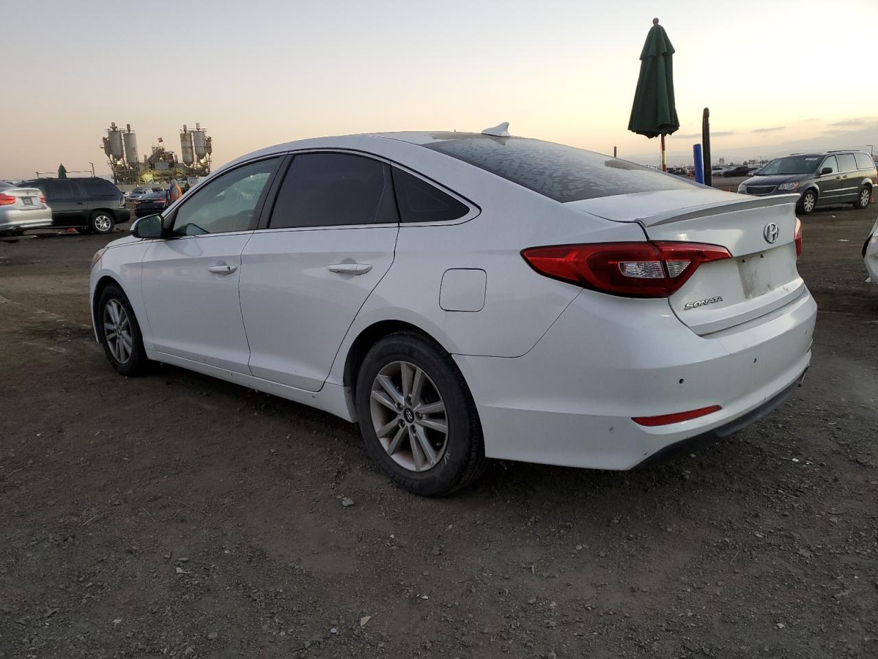 Obraz 2 z 2015 HYUNDAI SONATA SE 2015 z VIN 5NPE24AF1FH039685