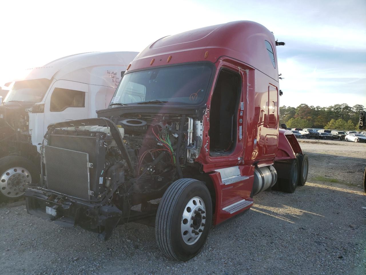 Image 2 of 2019 FREIGHTLINER CASCADIA 126  2019 with VIN 3AKJHHDR1KSKF4055
