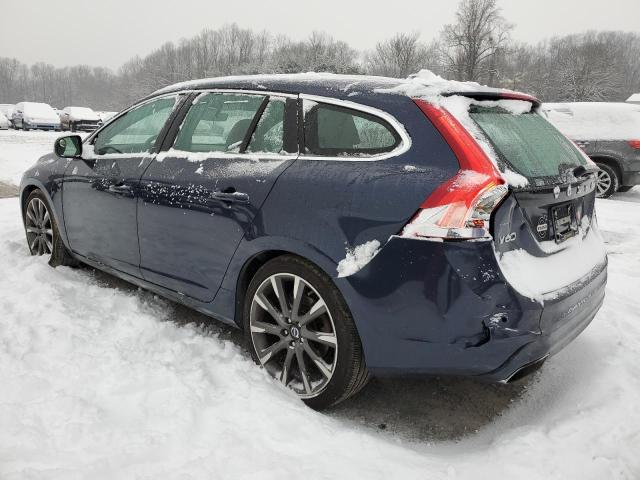 Obraz 2 z 2015 VOLVO V60 PLATINUM 2015 z VIN YV140MEM8F1224392