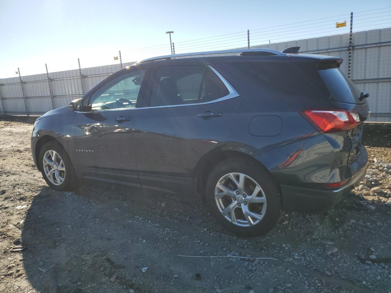 Image 2 of 2019 CHEVROLET EQUINOX LT 2019 with VIN 3GNAXVEX3KL191607