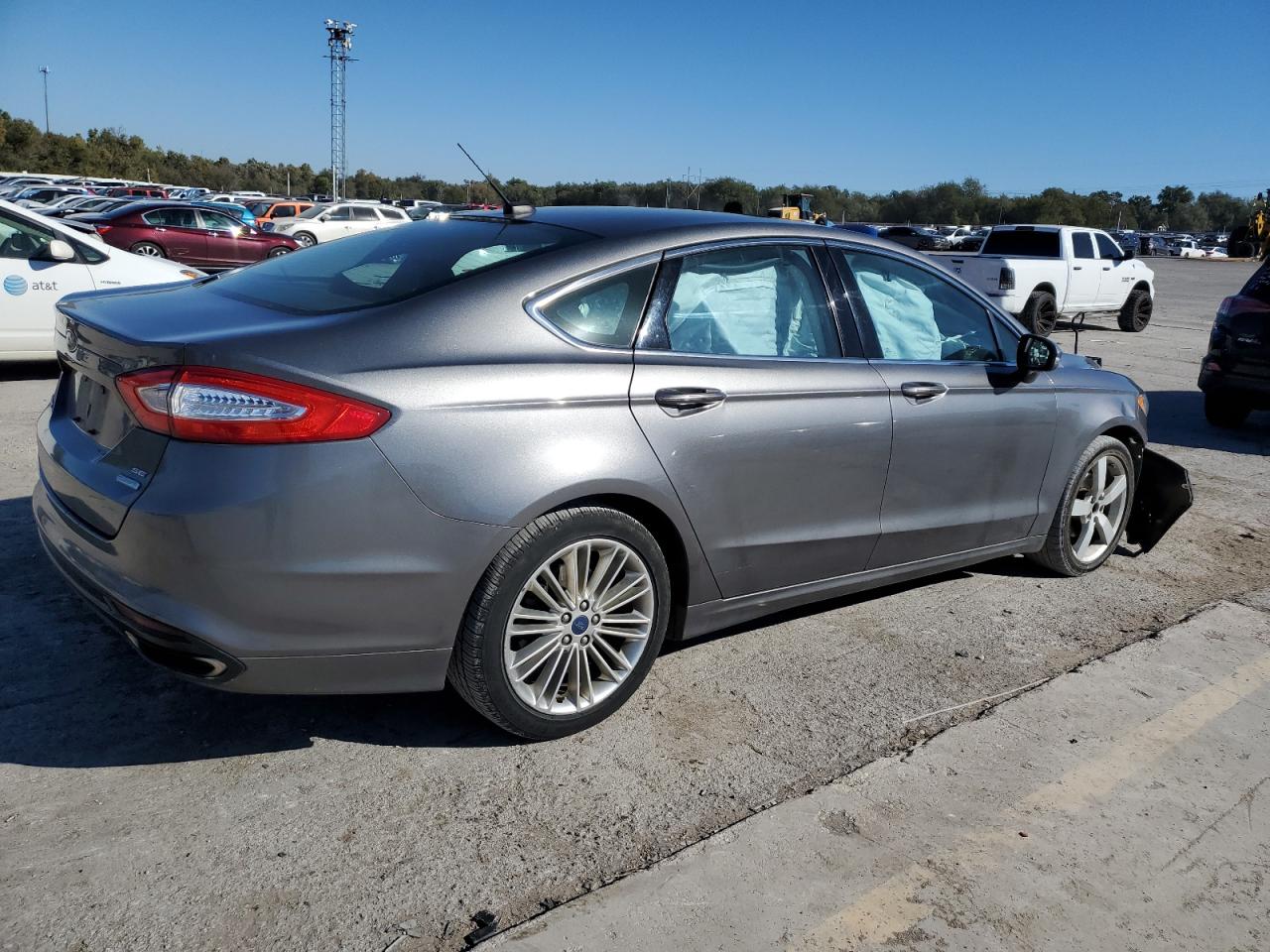 Image 3 of 2014 FORD FUSION SE 2014 with VIN 3FA6P0H93ER367318