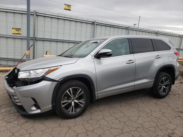Image 1 of 2018 TOYOTA HIGHLANDER LE 2018 with VIN 5TDBZRFH6JS898571