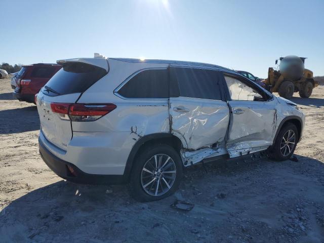 Изображение 3 2019 TOYOTA HIGHLANDER SE 2019 с VIN 5TDKZRFH0KS332584