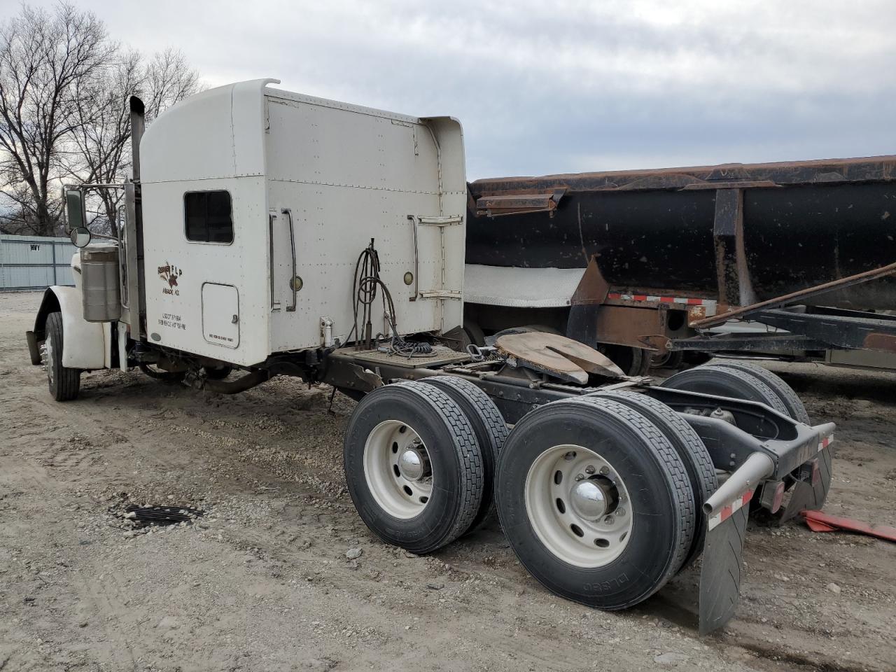 Image 3 of 2005 PETERBILT 379  2005 with VIN 1XP5DB9X05D841403