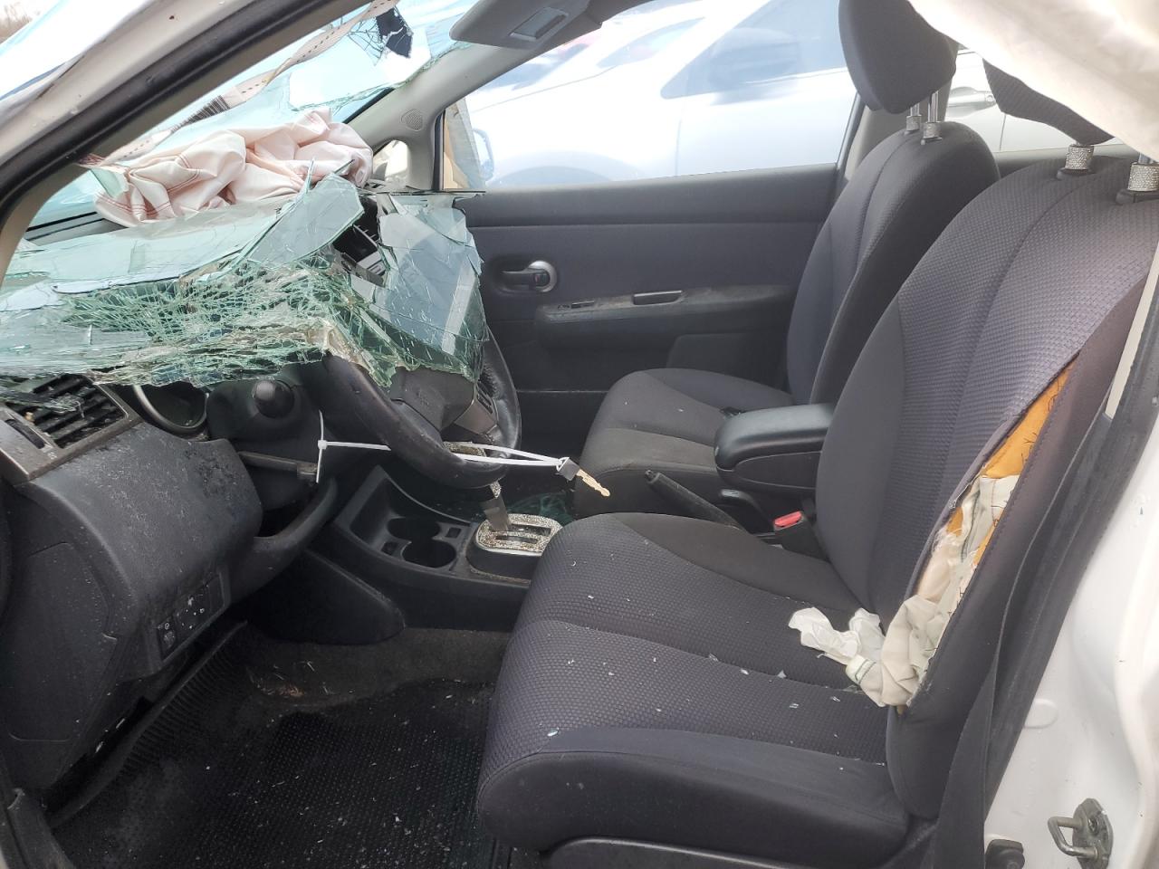 Obraz 3 z 2008 NISSAN VERSA S 2008 z VIN 3N1BC13E38L395970