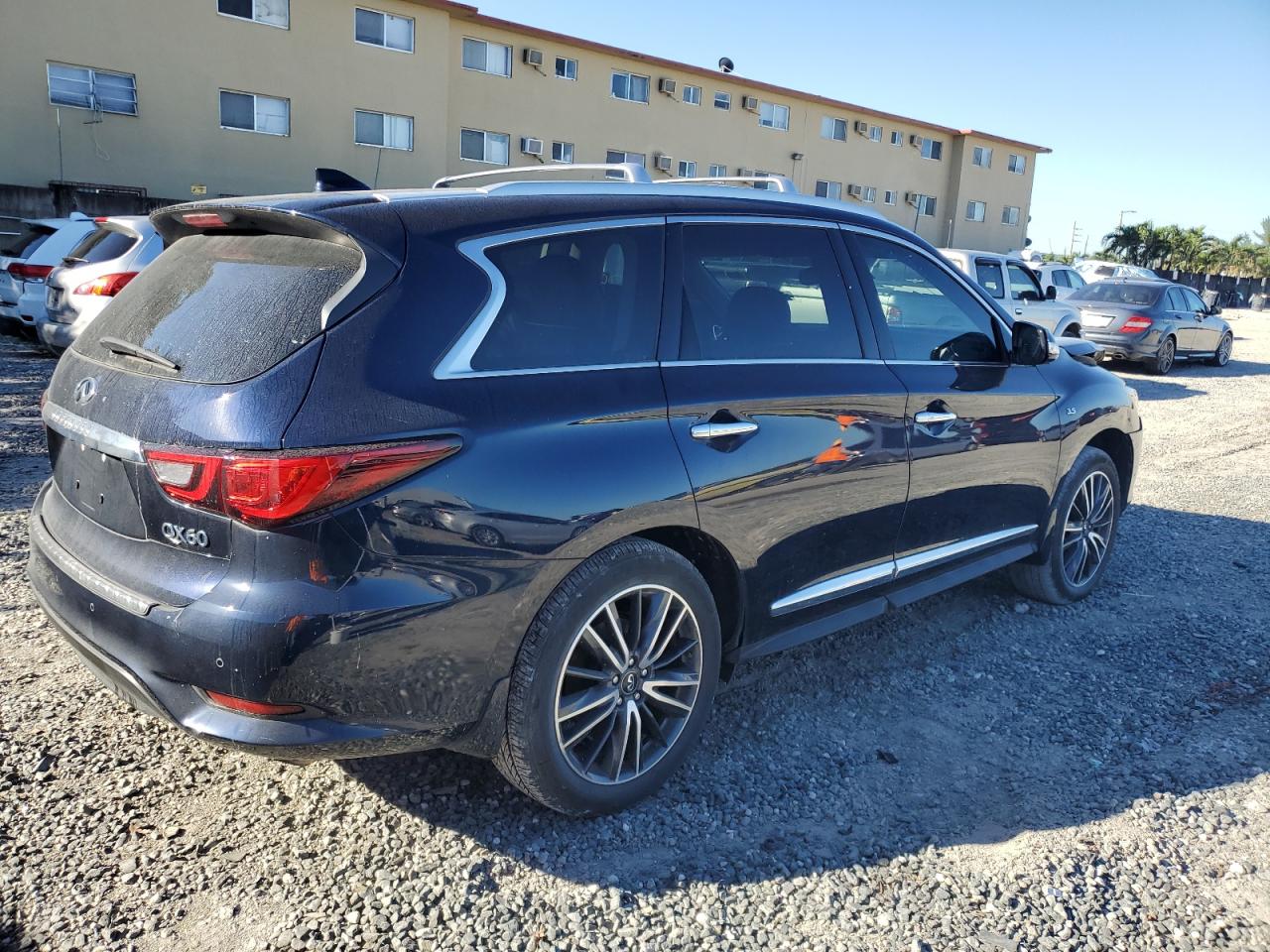 Image 3 of Infiniti Qx60 Luxe 2020 with VIN 5N1DL0MN1LC547436